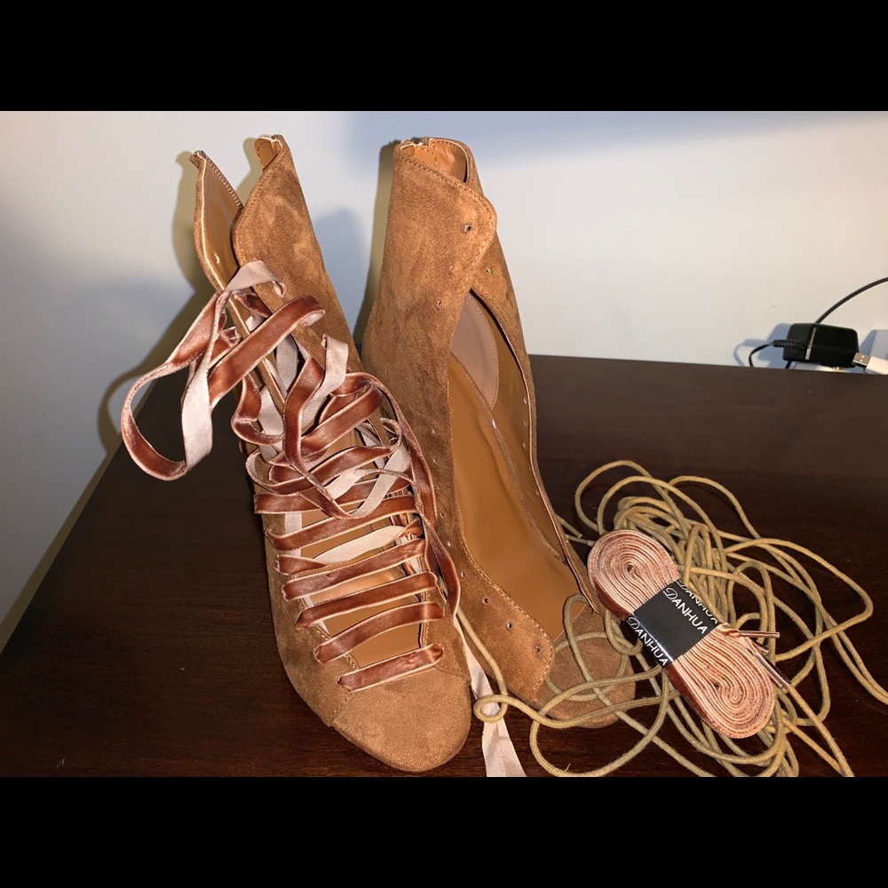 New Carmel Lace Heel Peep toe booties size 9
